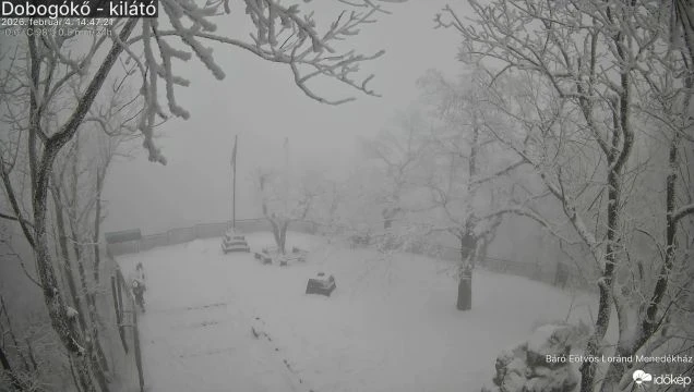 Dobogókőn még tartja magát a havas, zúzmarás tél