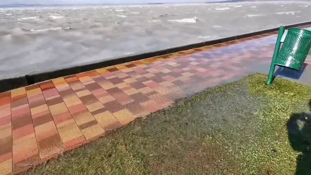 Szélvihar a Balatonon
