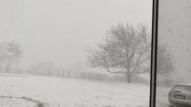 Hófúvással megfűszerezett hózápor Bakonynánán