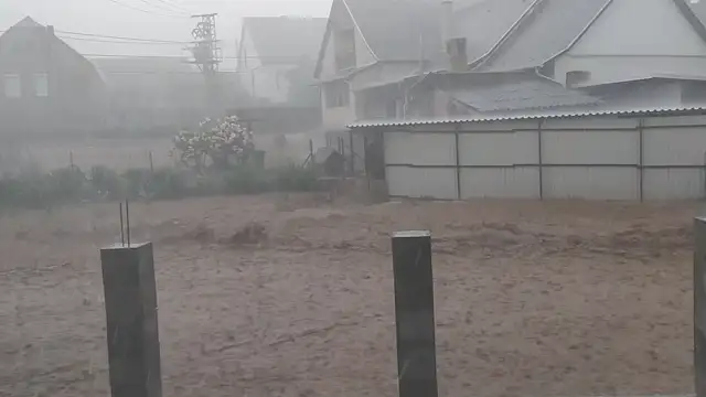 Villámárvíz söpört végig Kétyen