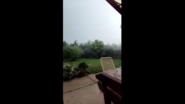 Kopog a nagy méretű jég Nyírmeggyesen