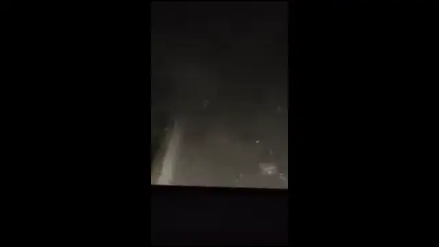 Így kopognak a 10 centis jégdarabok