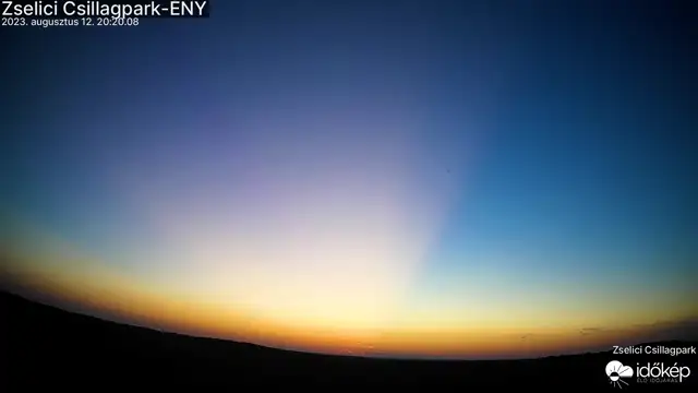 Krepuszkuláris sugarak fényjátéka a Dunántúlon