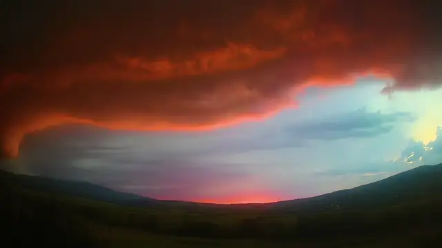 Varázslatos színek a reggeli viharban Gyöngyösön