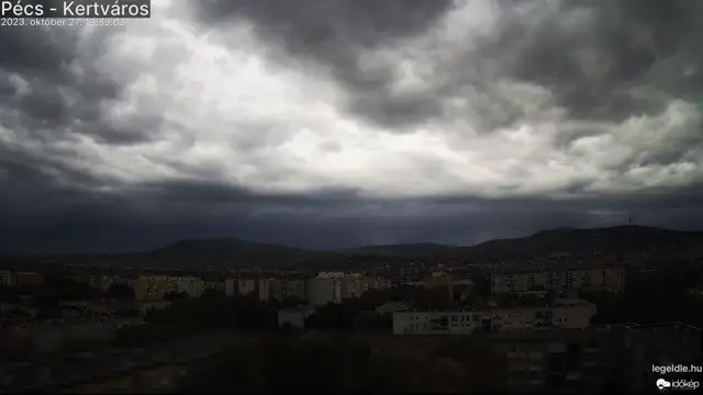 Pillanatok alatt jött a felhőszakadás Pécsett