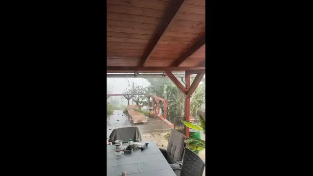 Viharos szél és felhőszakadás Pécsen