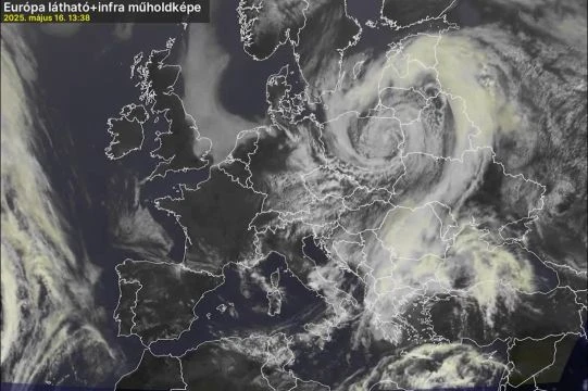 Tankönyvi ciklon pörög Lengyelország felett