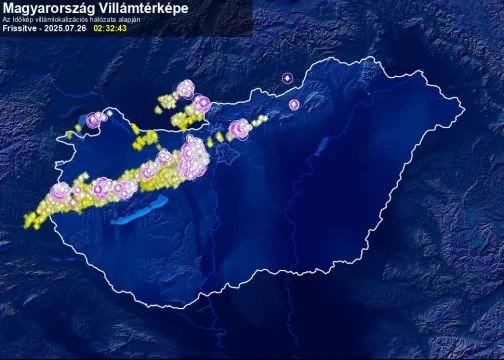 Éjszakai villámparádé, rengeteg lecsapóva