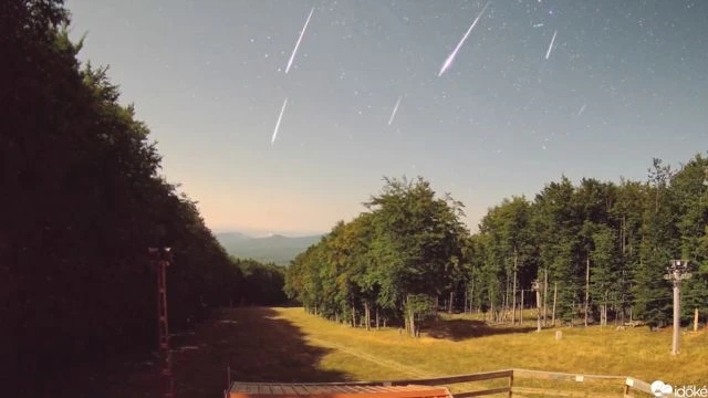 Így potyogtok a Perseidák Kékestetőn