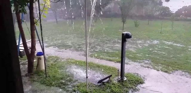 Felhőszakadás Sárrétudvariban