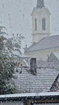 Intenzív havazás Pápán (Videó: Hencz Péter)